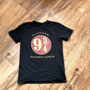 Harry Potter shirt adult small black hogwarts express platform 9 3/4 women’s